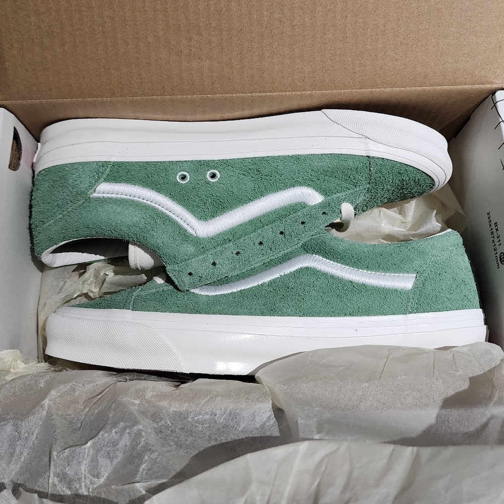Vans Vault OG Style 36 size 10
